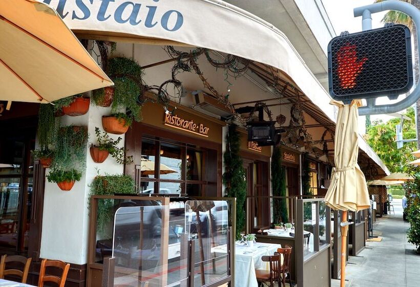 هتل The Crescent Powered By Sonder