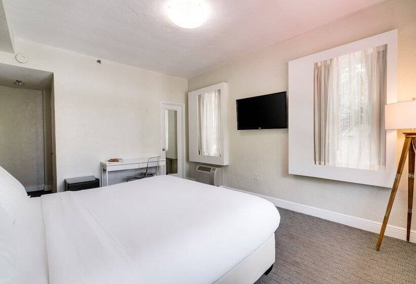 Crest Hotel Suites