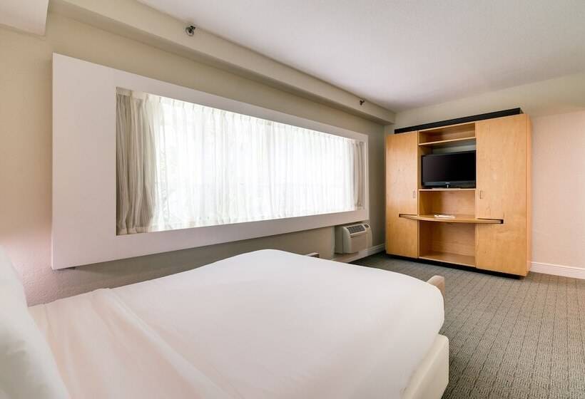Crest Hotel Suites