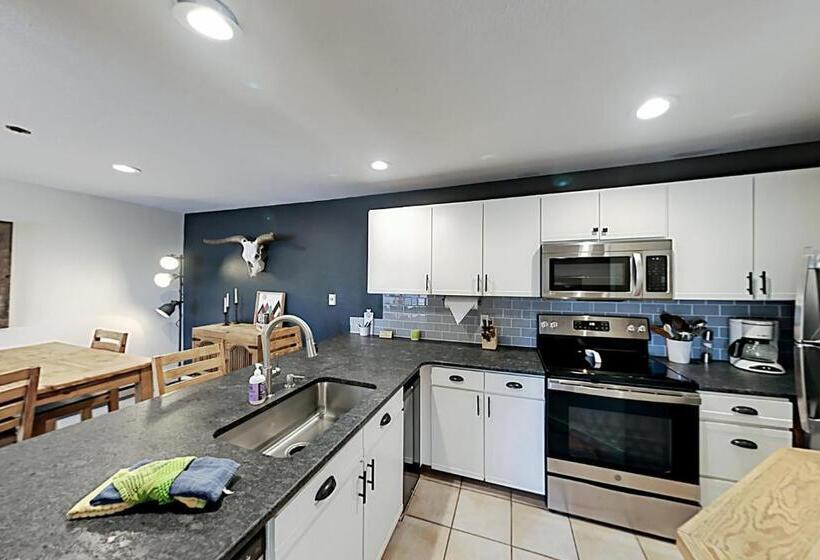 호텔 Crestview Place 307a