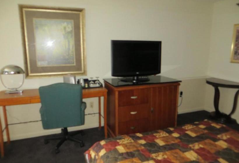 فندق Crosby's Motor Inn