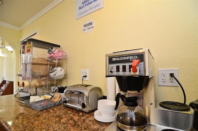 酒店 Crossroads Inn   Downtown Sacramento