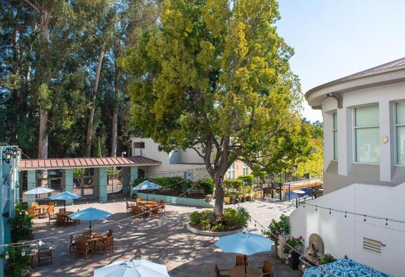 Crowne Plaza Cabana Hotel, An Ihg