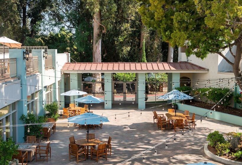 Crowne Plaza Cabana Hotel, An Ihg