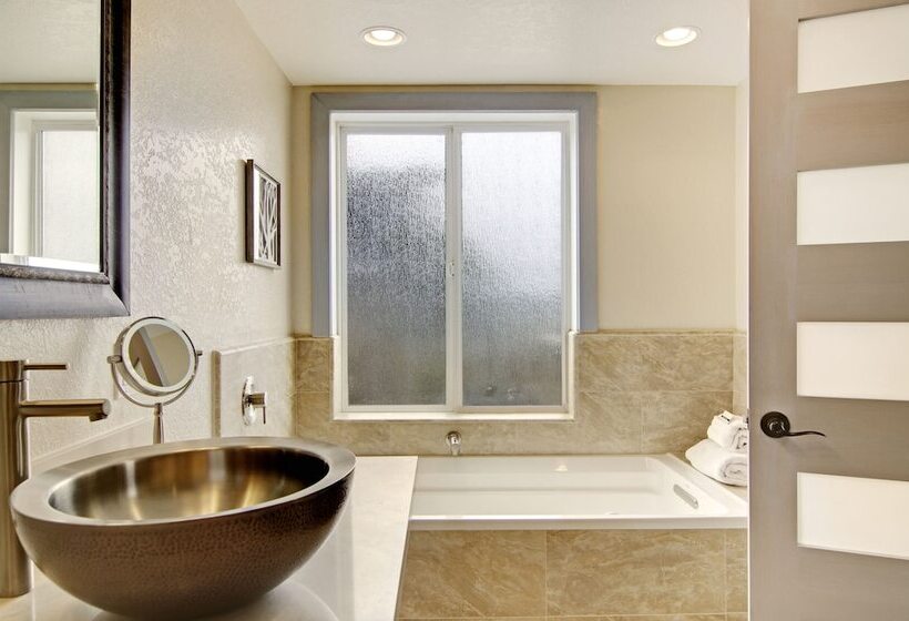 בית מלון כפרי Cypress Inn On Miramar Beach