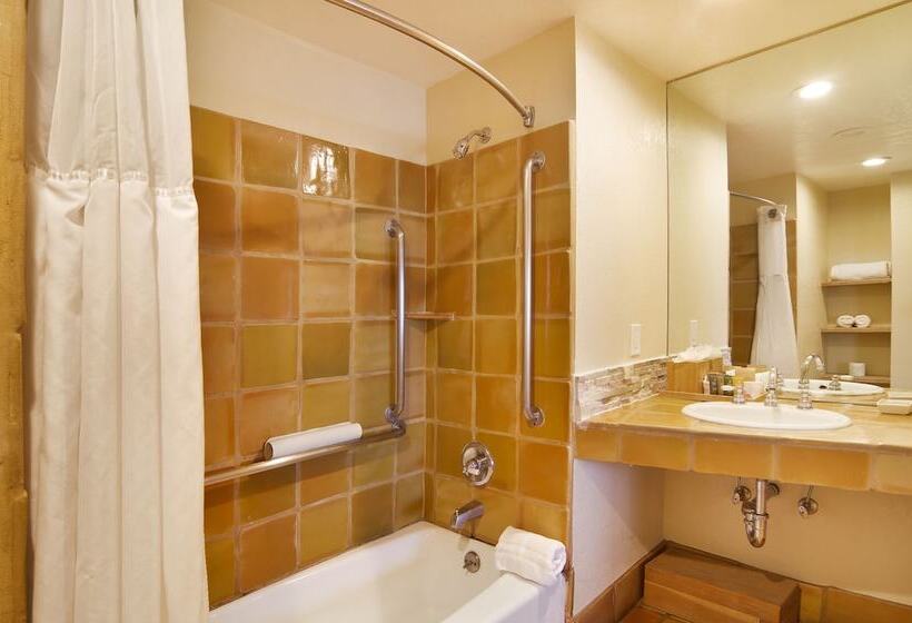 בית מלון כפרי Cypress Inn On Miramar Beach