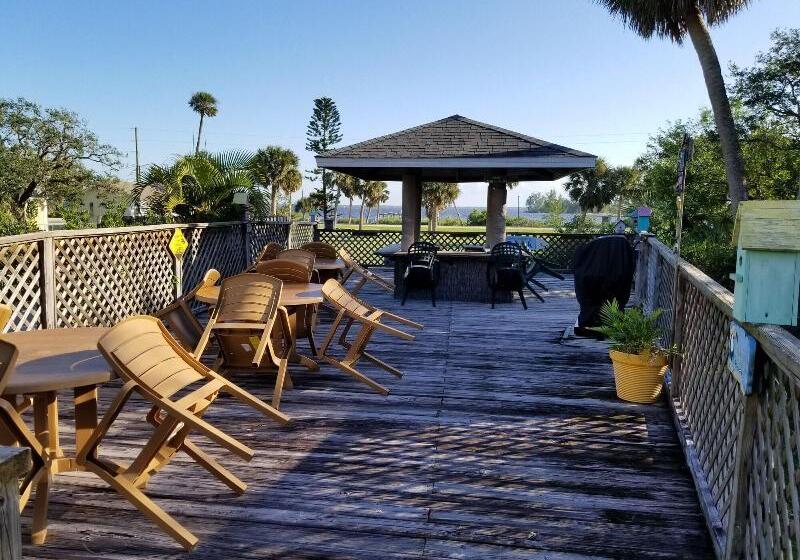 فندق Davis House Inn