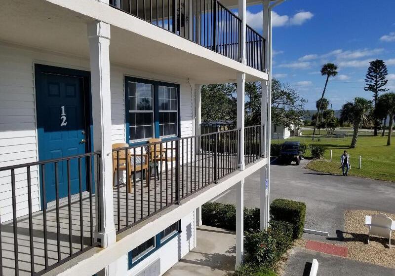 فندق Davis House Inn