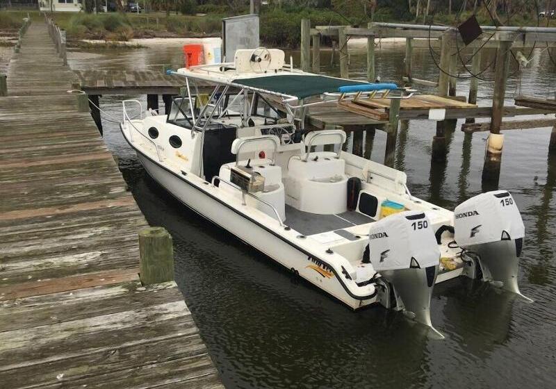 فندق Davis House Inn