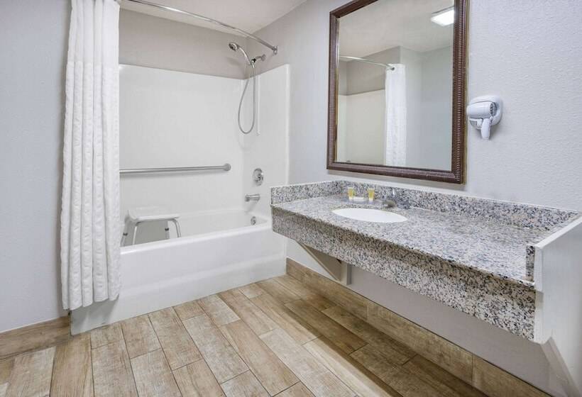 ホテル Days Inn By Wyndham Barnwell