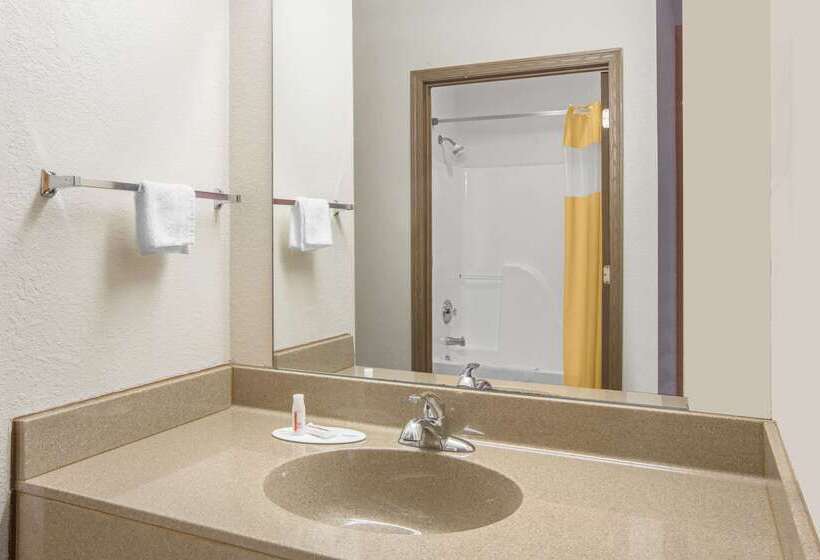 בית מלון כפרי Days Inn By Wyndham Butler