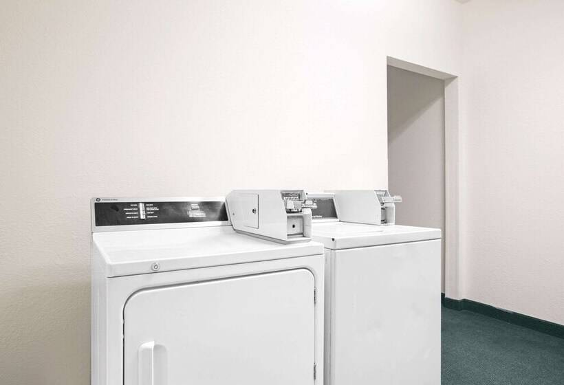 בית מלון כפרי Days Inn By Wyndham Butler