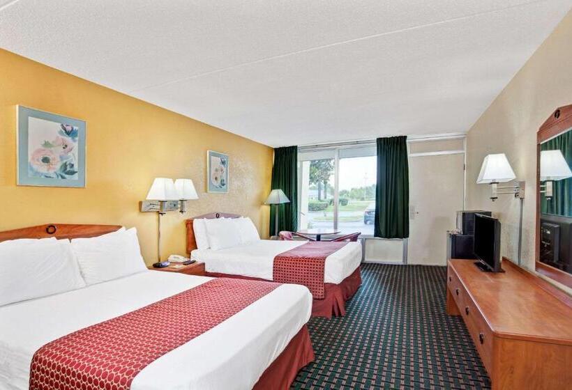 בית מלון כפרי Days Inn By Wyndham Clarksville Tn