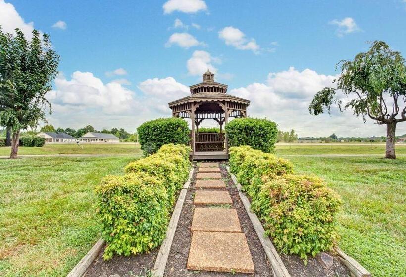 בית מלון כפרי Days Inn By Wyndham Clarksville Tn