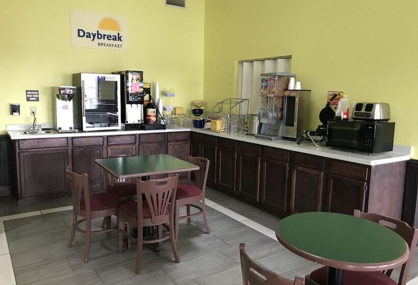 호텔 Days Inn By Wyndham Hillsboro