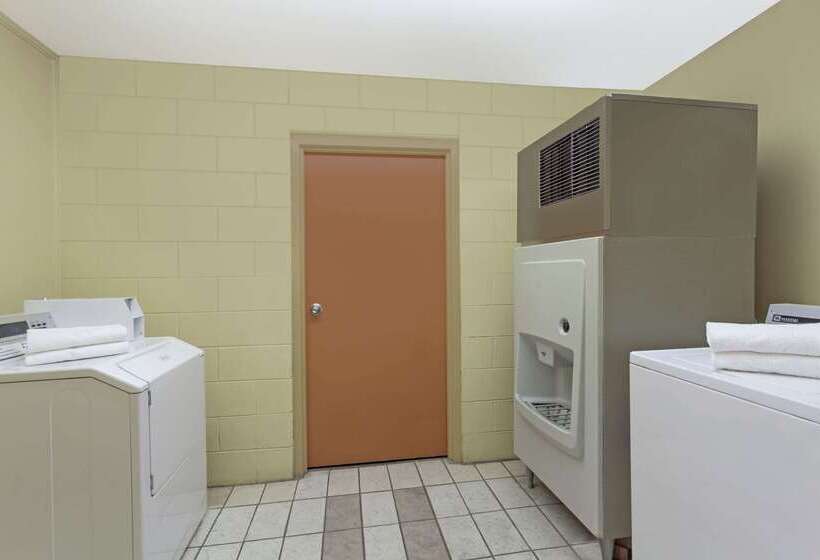 فندق Days Inn By Wyndham Lenoir City