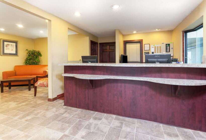 هتل Days Inn By Wyndham Maumee/toledo