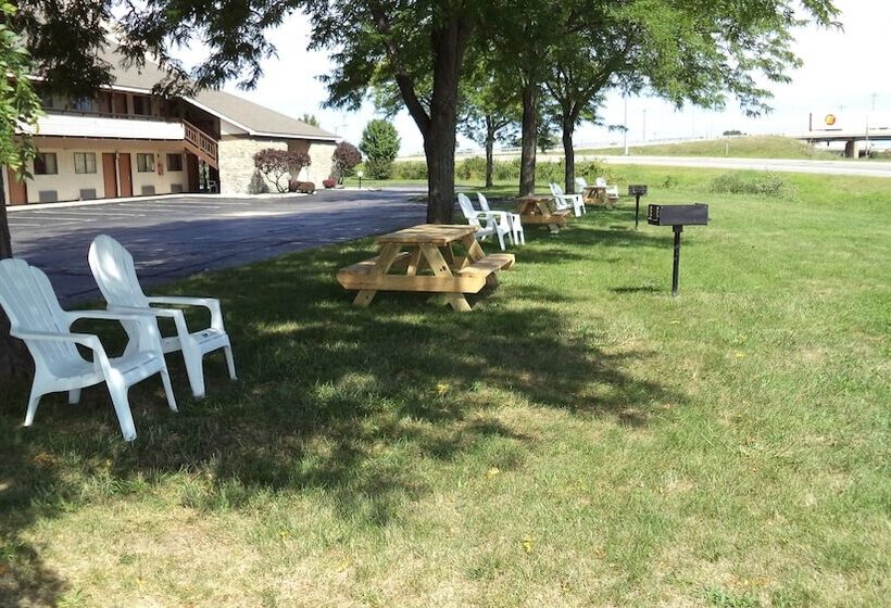 هتل Days Inn By Wyndham Maumee/toledo