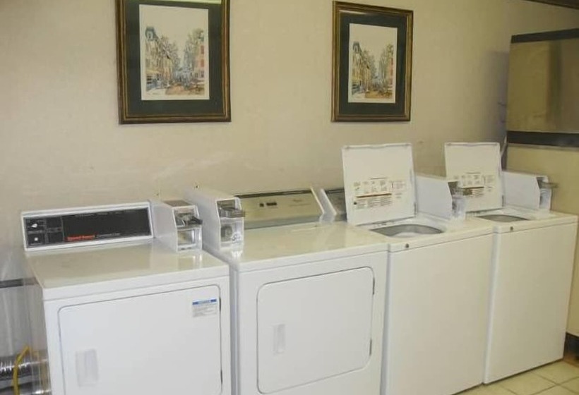 هتل Days Inn By Wyndham Maumee/toledo