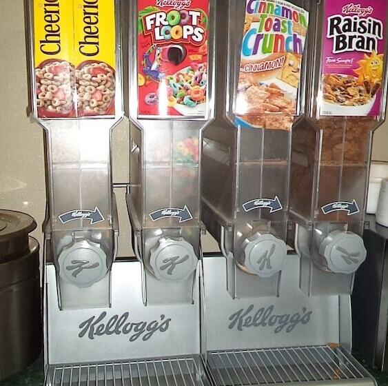 هتل Days Inn By Wyndham Maumee/toledo