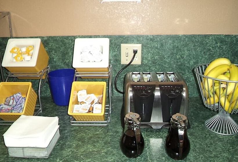 هتل Days Inn By Wyndham Maumee/toledo