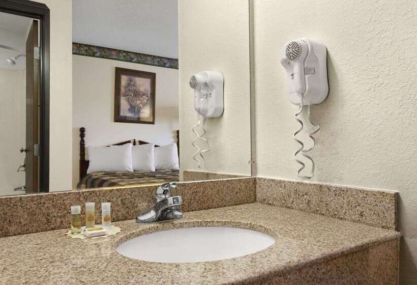 Отель Days Inn By Wyndham Sheridan