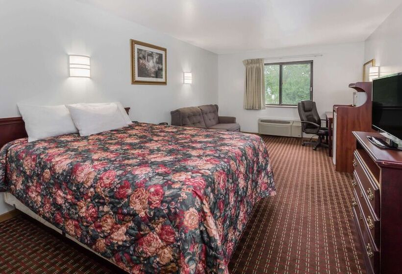 Отель Days Inn By Wyndham Stoughton Wi