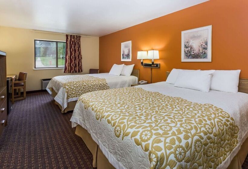 فندق Days Inn By Wyndham Stoughton Wi