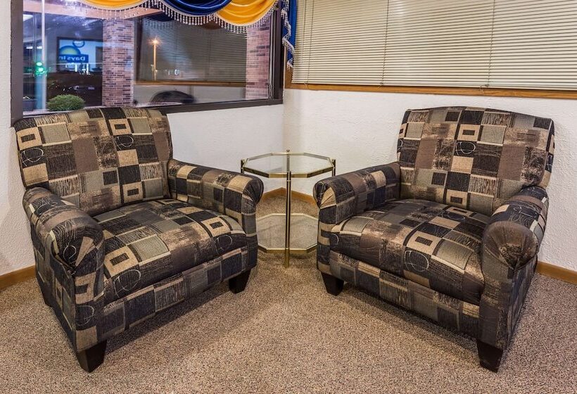 فندق Days Inn By Wyndham Stoughton Wi