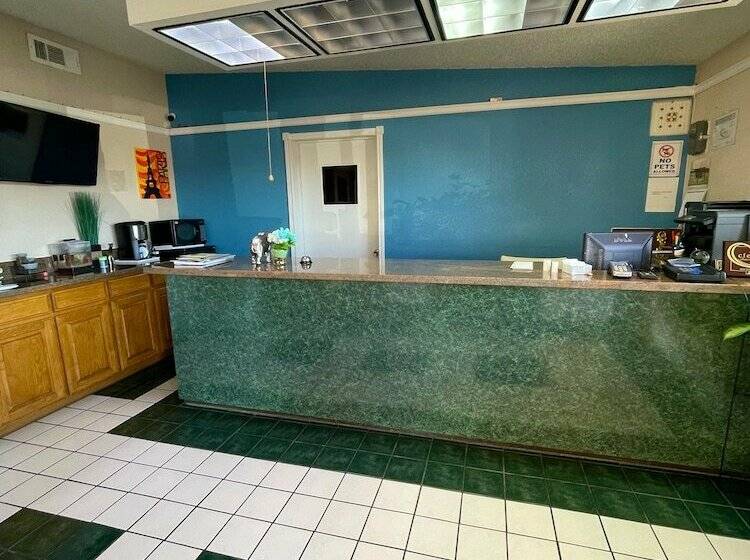 فندق Delux Inn Cleburne