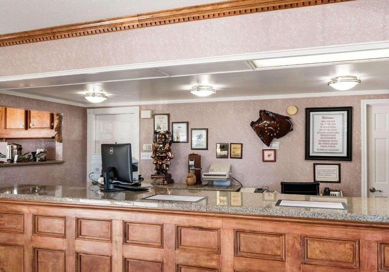 Отель Econo Lodge Jasper