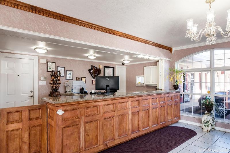 Отель Econo Lodge Jasper