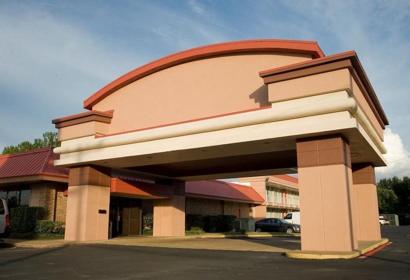 בית מלון כפרי Express Inn & Suites