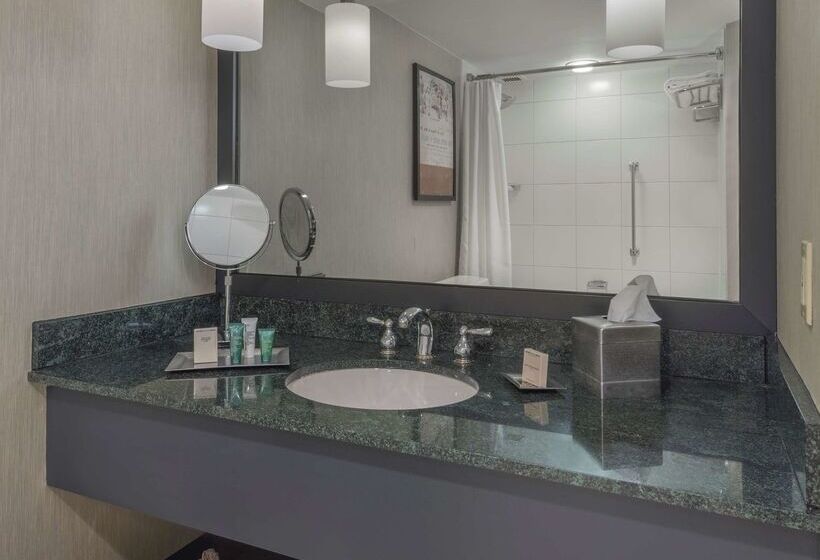 ホテル Hilton Boston/ Woburn