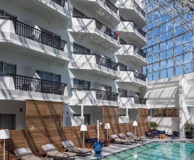 ホテル Hilton Boston/ Woburn