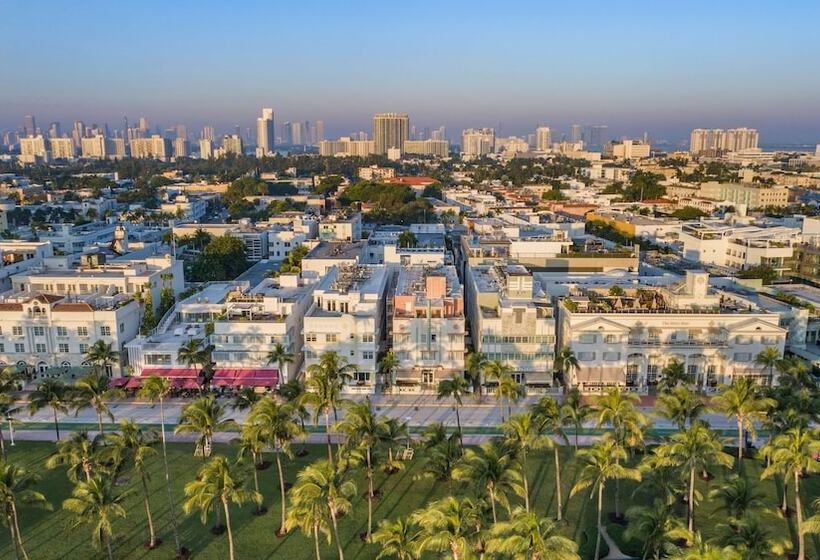 בית מלון כפרי Hilton Vacation Club Crescent On South Beach Miami