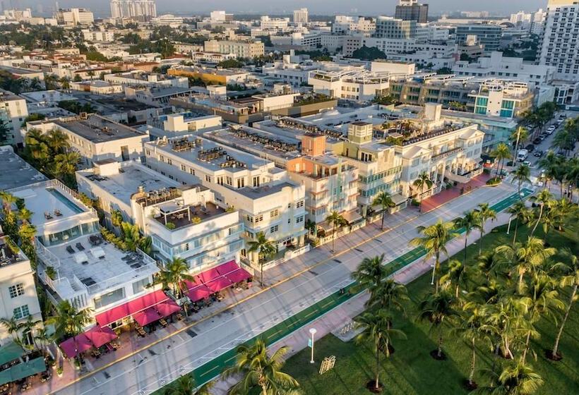 בית מלון כפרי Hilton Vacation Club Crescent On South Beach Miami