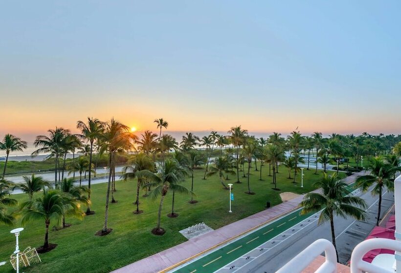 בית מלון כפרי Hilton Vacation Club Crescent On South Beach Miami