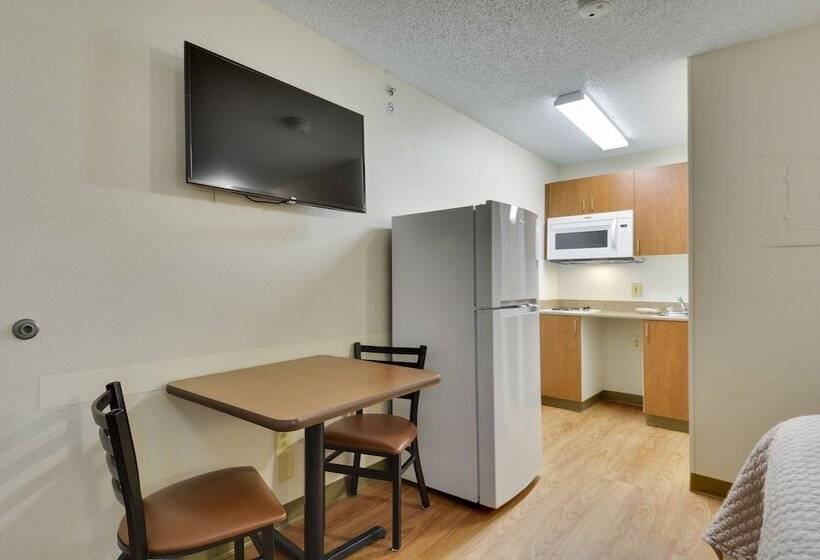 호텔 Hometowne Studios By Red Roof Austin