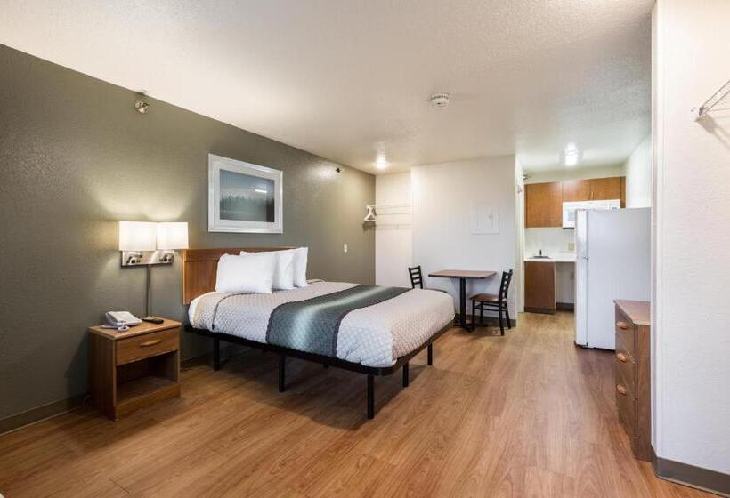 בית מלון כפרי Hometowne Studios By Red Roof Detroit   Livonia