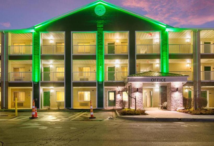 فندق Hometowne Studios By Red Roof Detroit   Livonia