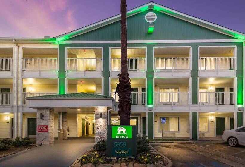 فندق Hometowne Studios By Red Roof Houston   Northwest