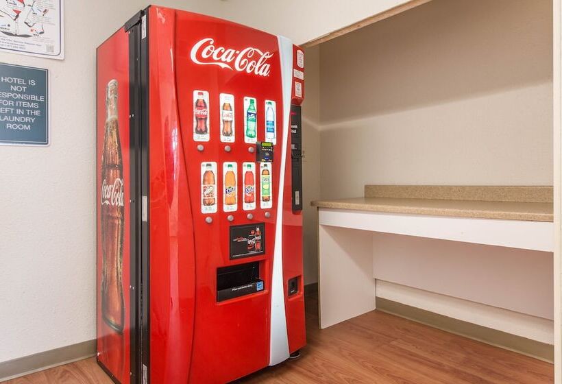 בית מלון כפרי Hometowne Studios By Red Roof Houston   Northwest