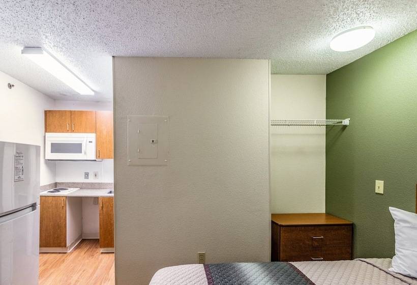 فندق Hometowne Studios By Red Roof Houston   Northwest