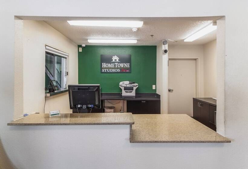 בית מלון כפרי Hometowne Studios By Red Roof Houston   Northwest