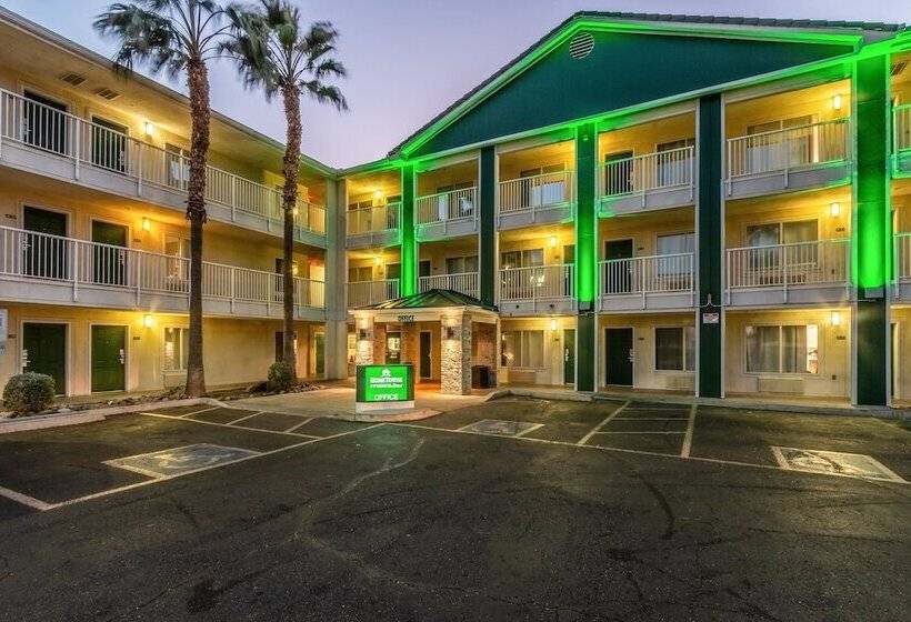 בית מלון כפרי Studio 51 Extended Stay