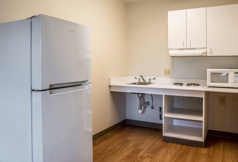 فندق Hometowne Studios By Red Roof Salem, Or