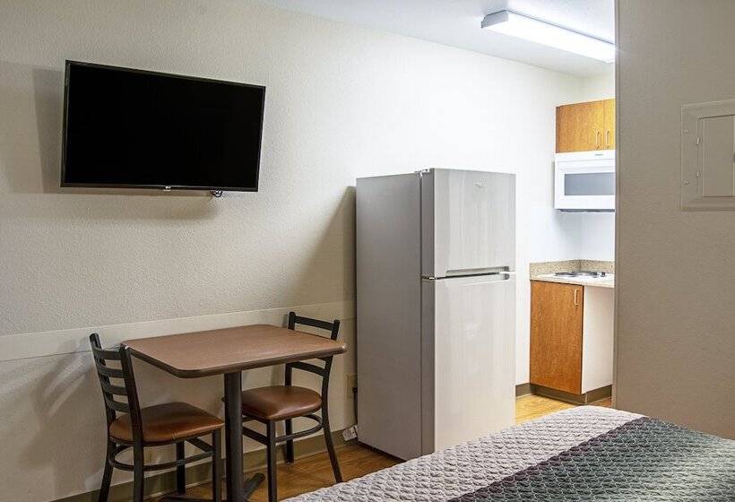 فندق Hometowne Studios By Red Roof Salem, Or