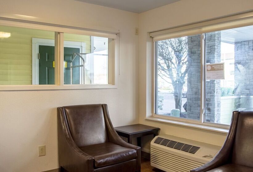 فندق Hometowne Studios By Red Roof Salem, Or