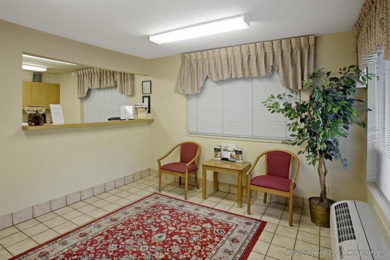 בית מלון כפרי Hometowne Studios By Red Roof Spokane   Valley